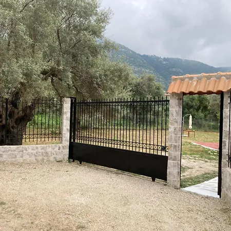 Helios House ميكروس جيالوس