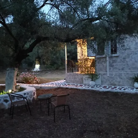 Helios House * ميكروس جيالوس